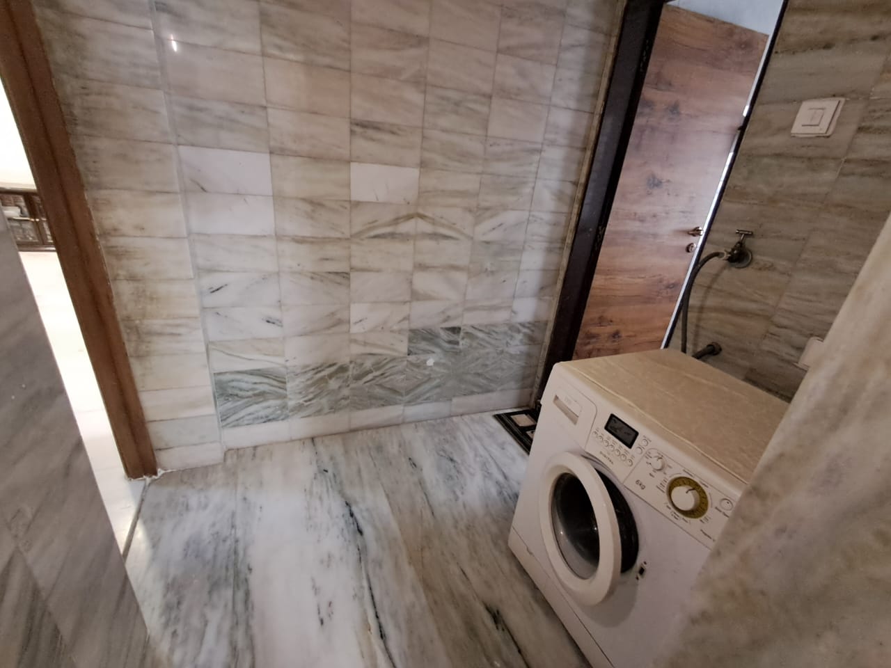 3 BHK Apartment for Sale in East Avenue Road Mumbai