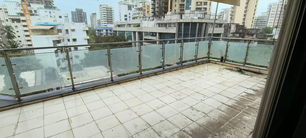 4 BHK Apartment for Rent in Bandra West Mumbai