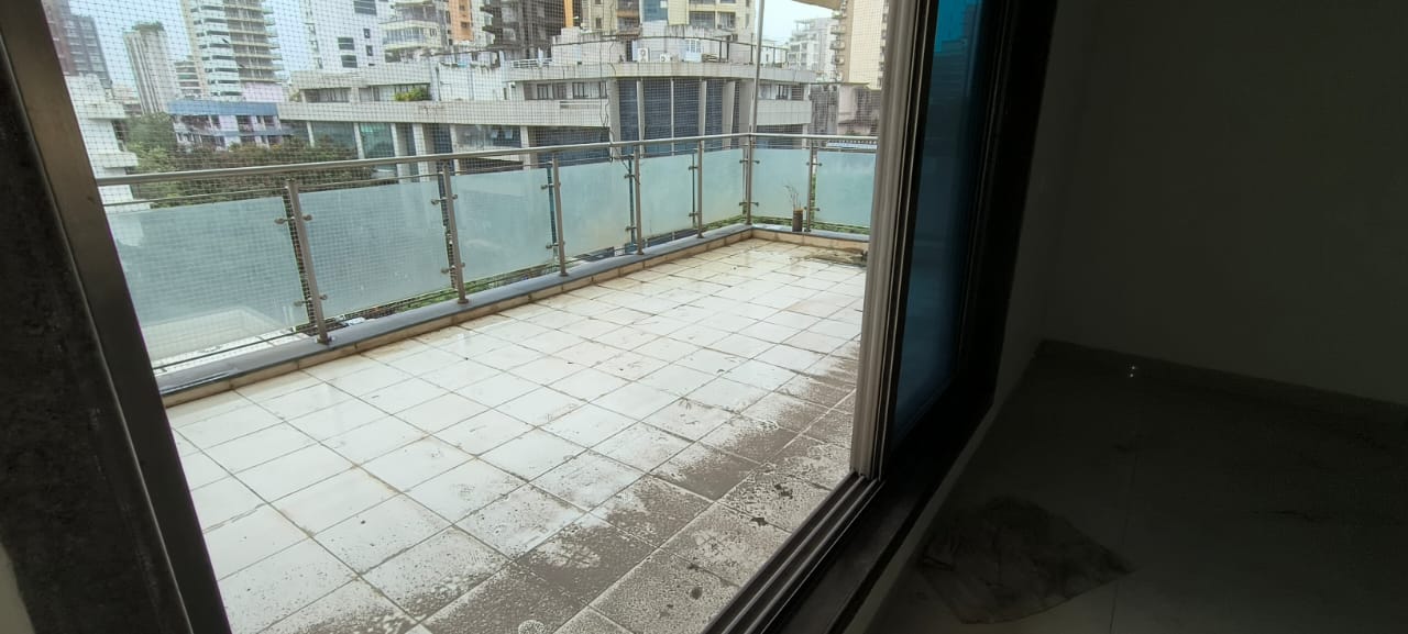 4 BHK Apartment for Rent in Bandra West Mumbai