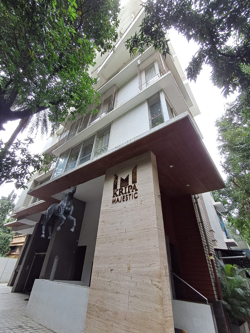 4 BHK Apartment for Sale in 9 Road Mumbai