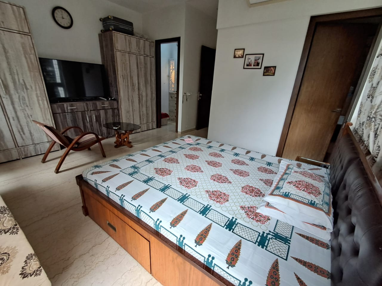 4 BHK Apartment for Sale in 9 Road Mumbai