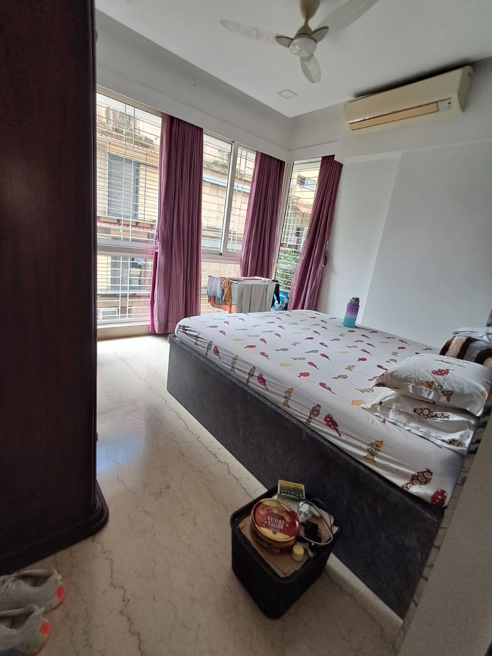 4 BHK Apartment for Sale in 9 Road Mumbai