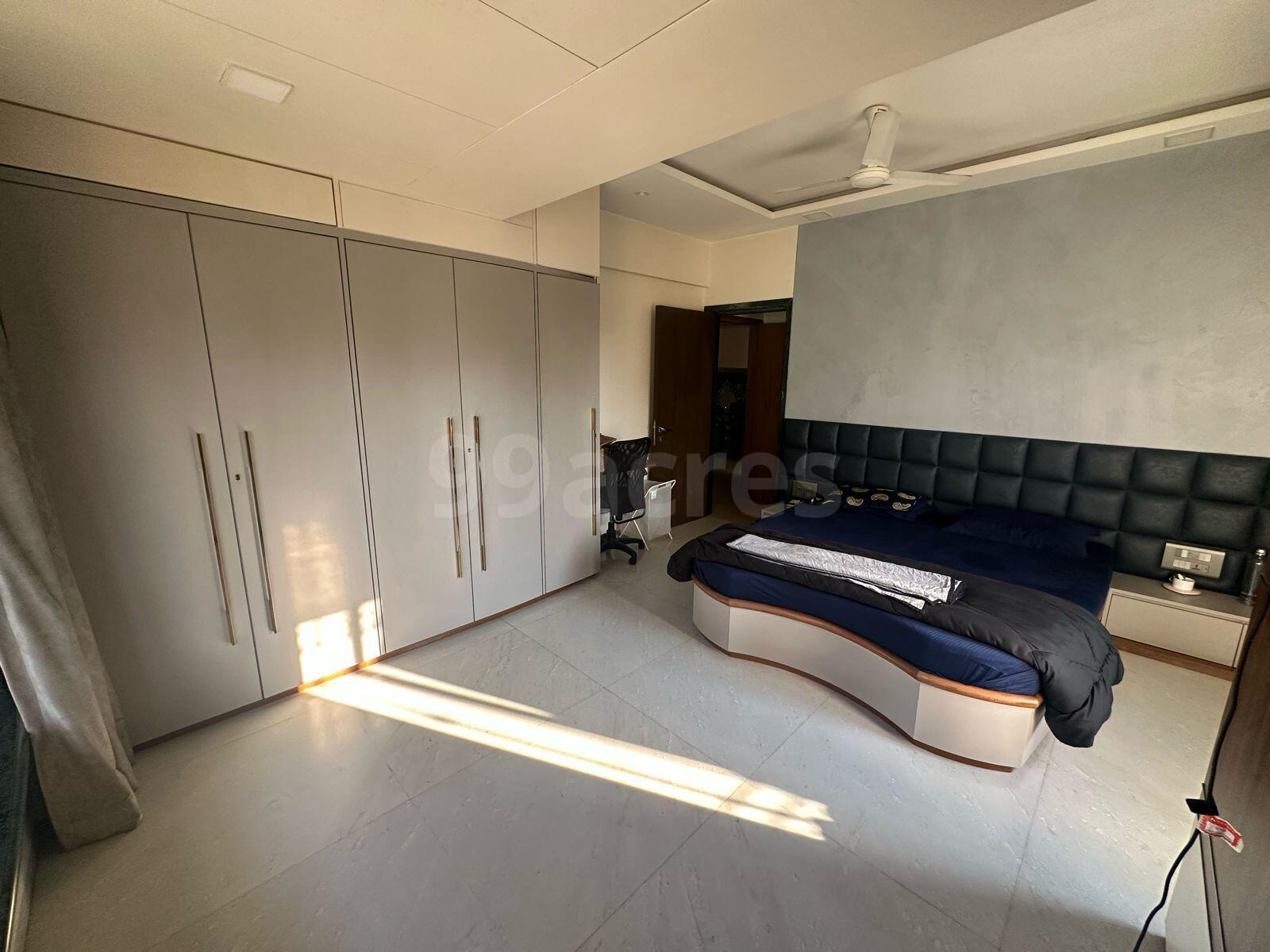 2 BHK Apartment for Sale in N S Road no.2 Mumbai