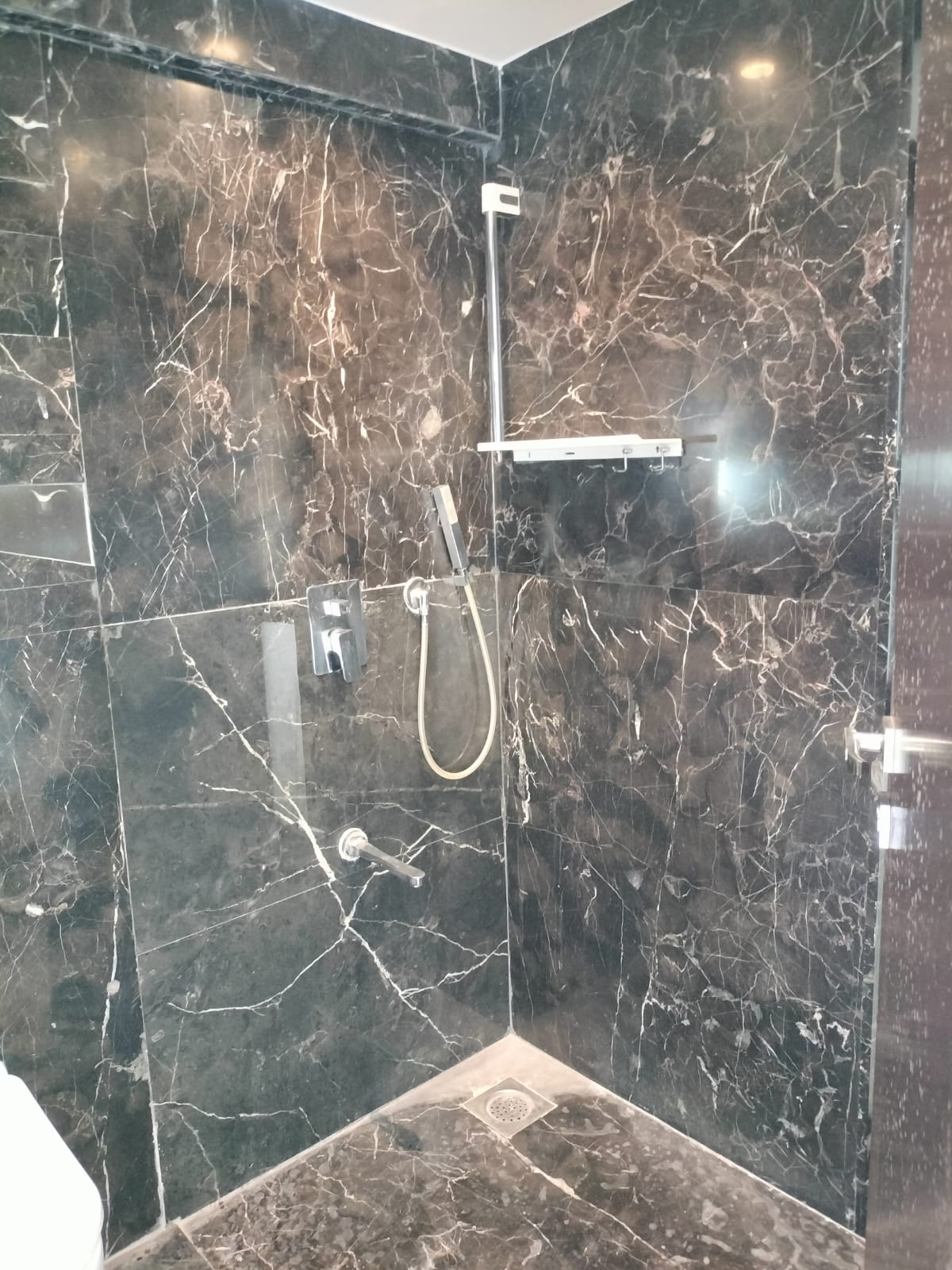 3 BHK Apartment for Rent in 16th Road Mumbai