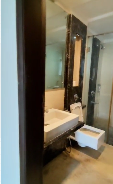 4 BHK Apartment for Rent in Khar West Mumbai