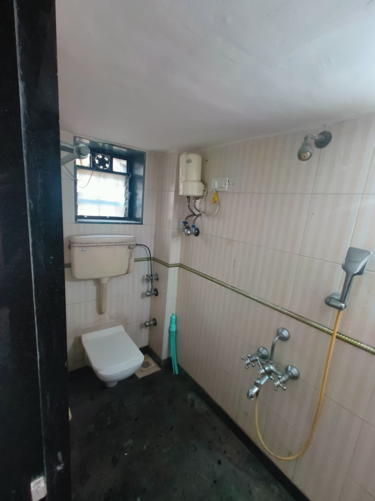 2 BHK Apartment for Rent in Juhu Scheme Mumbai
