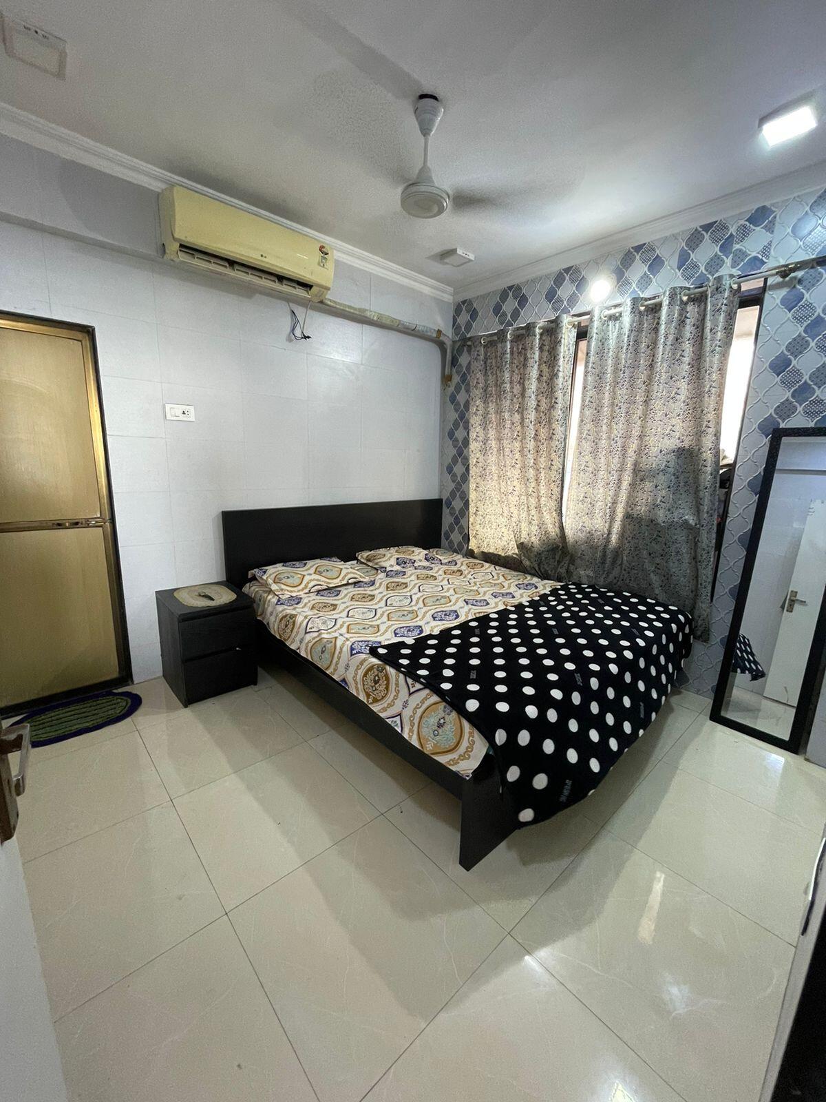 2 BHK Apartment for Rent in Bandra West Mumbai