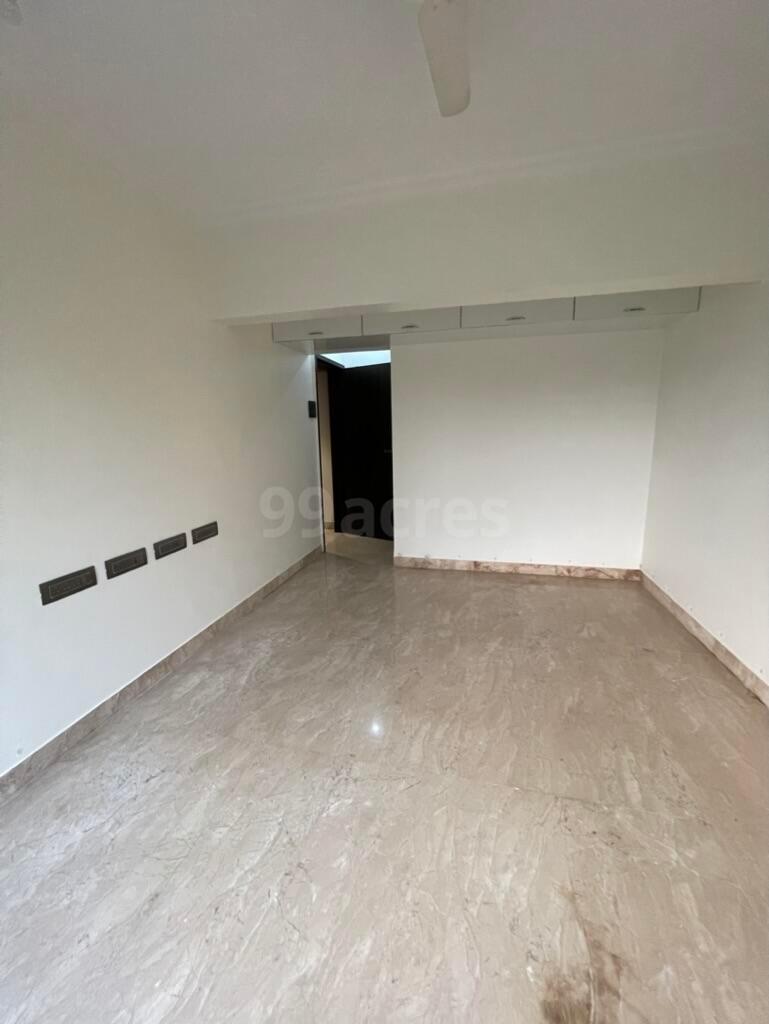 4 BHK Apartment for Sale in Bandra West Mumbai