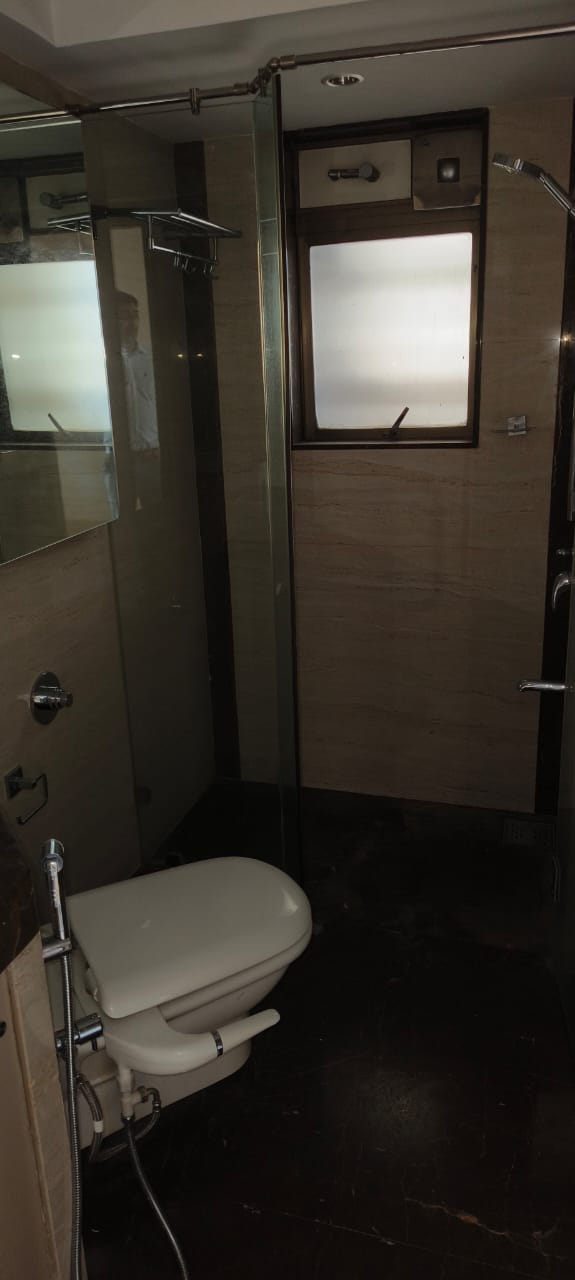 4 BHK Apartment for Rent in Almeida park Mumbai