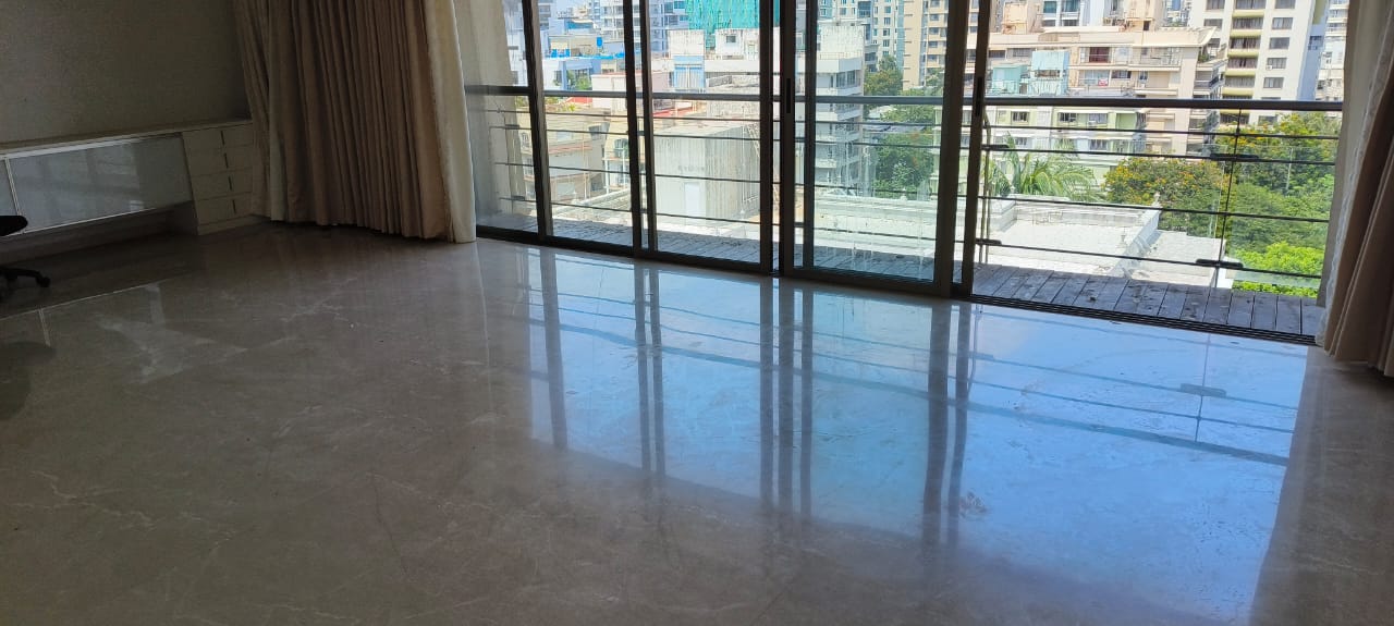 4 BHK Apartment for Rent in Almeida park Mumbai