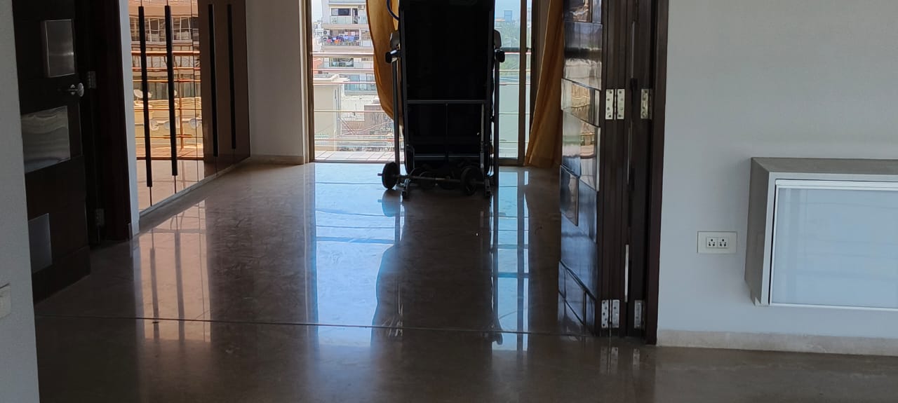 4 BHK Apartment for Rent in Almeida park Mumbai