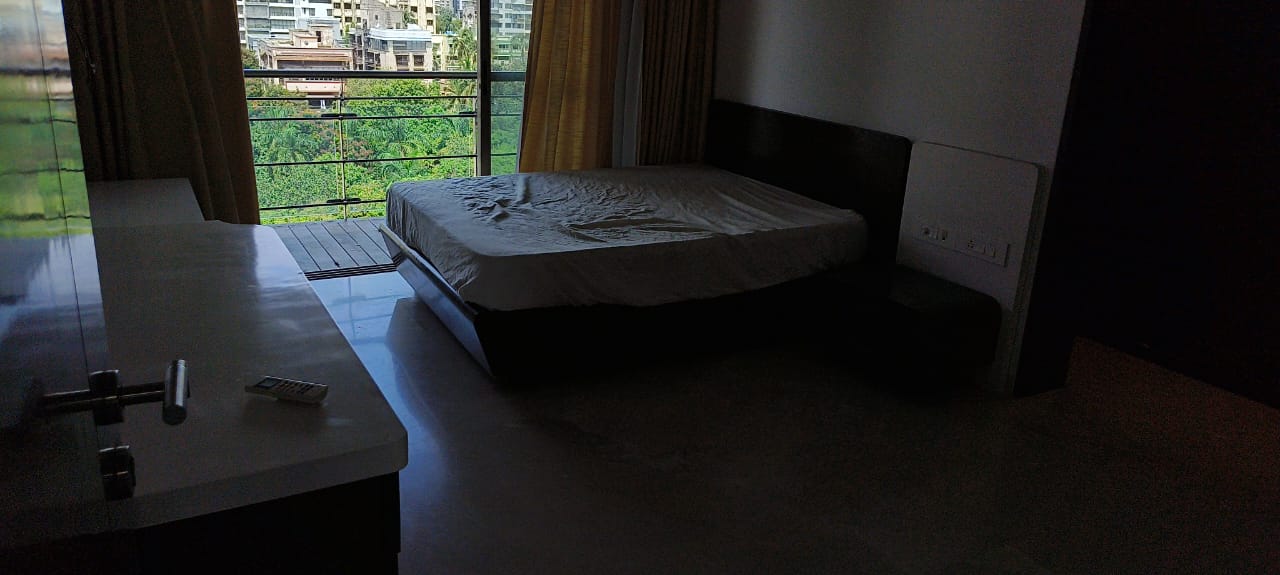 4 BHK Apartment for Rent in Almeida park Mumbai