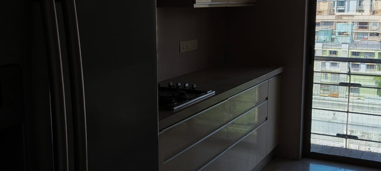 4 BHK Apartment for Rent in Almeida park Mumbai