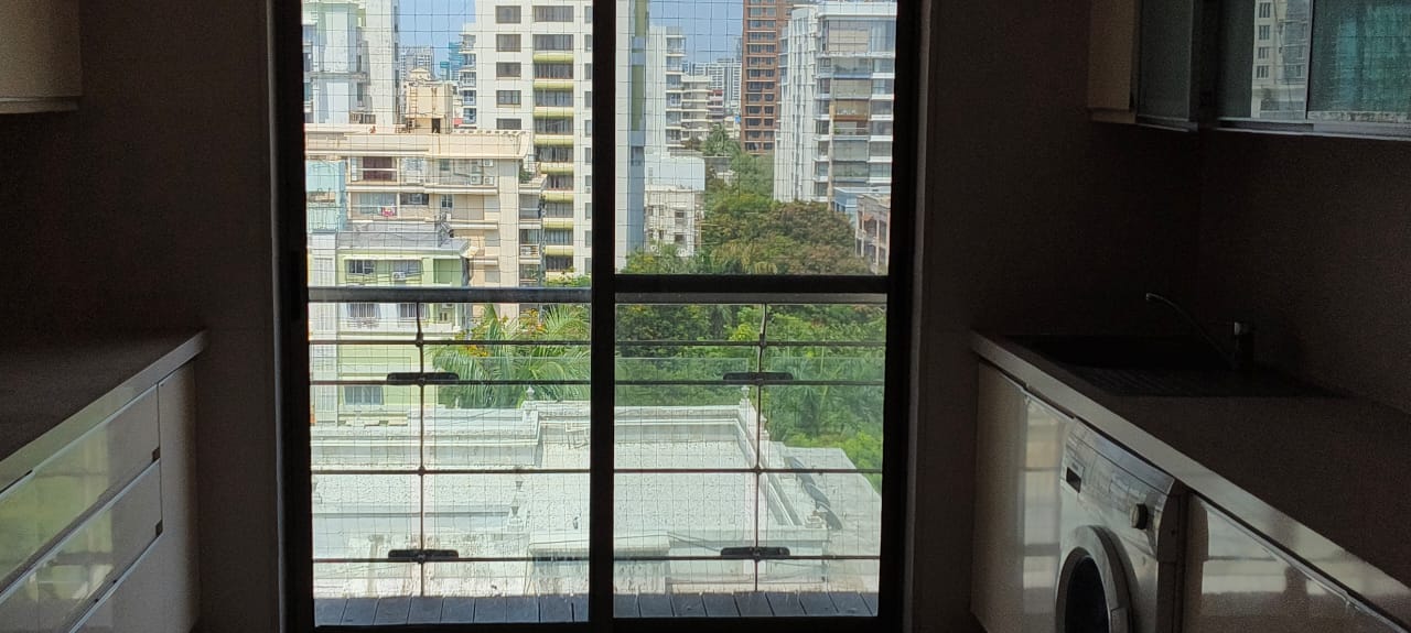4 BHK Apartment for Rent in Almeida park Mumbai