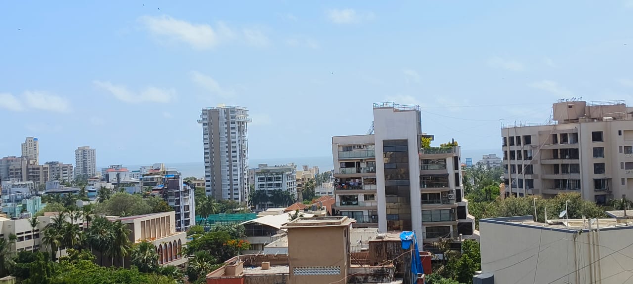 4 BHK Apartment for Rent in Almeida park Mumbai