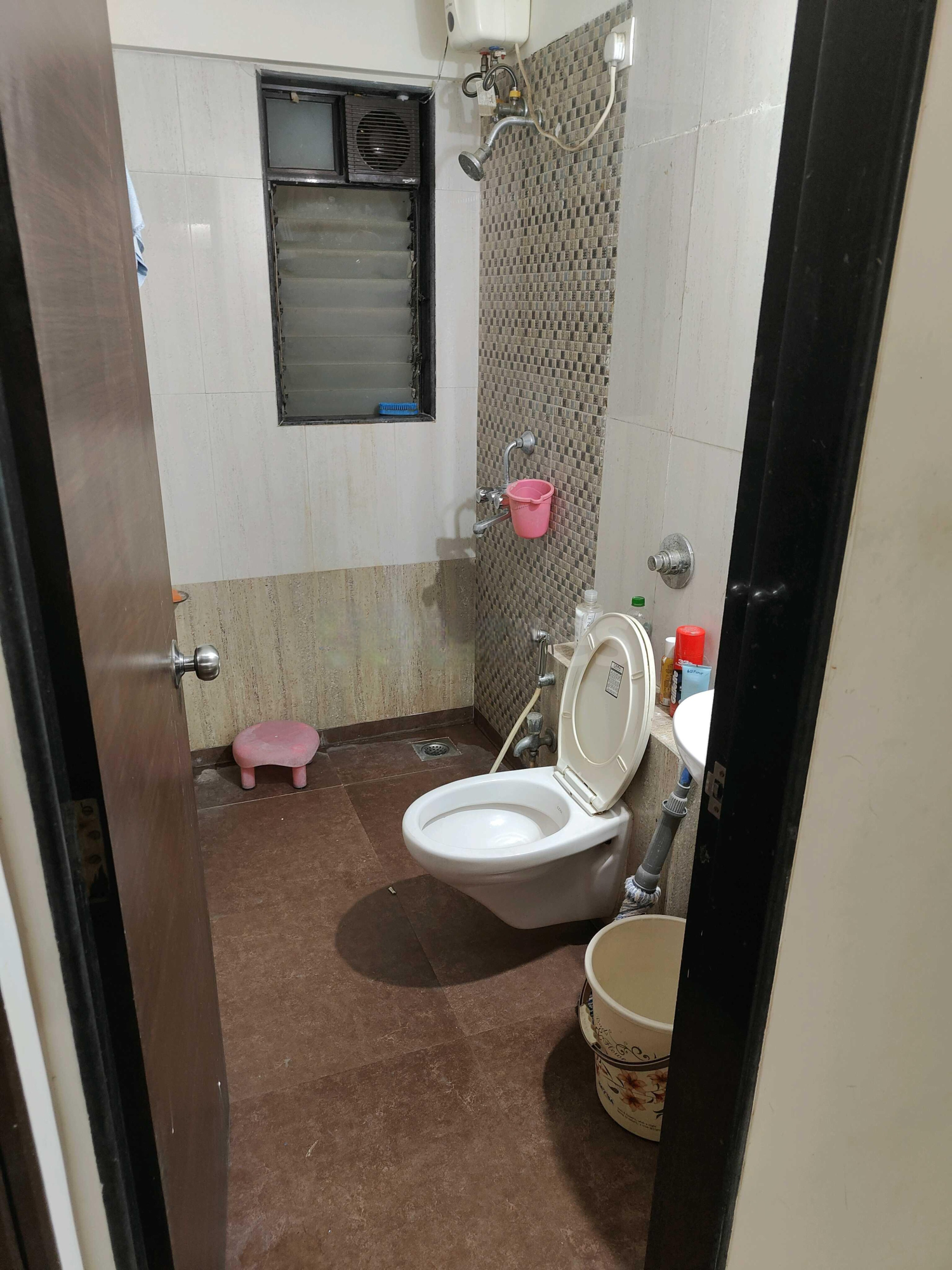2 BHK Apartment for Rent in Bandra East Mumbai