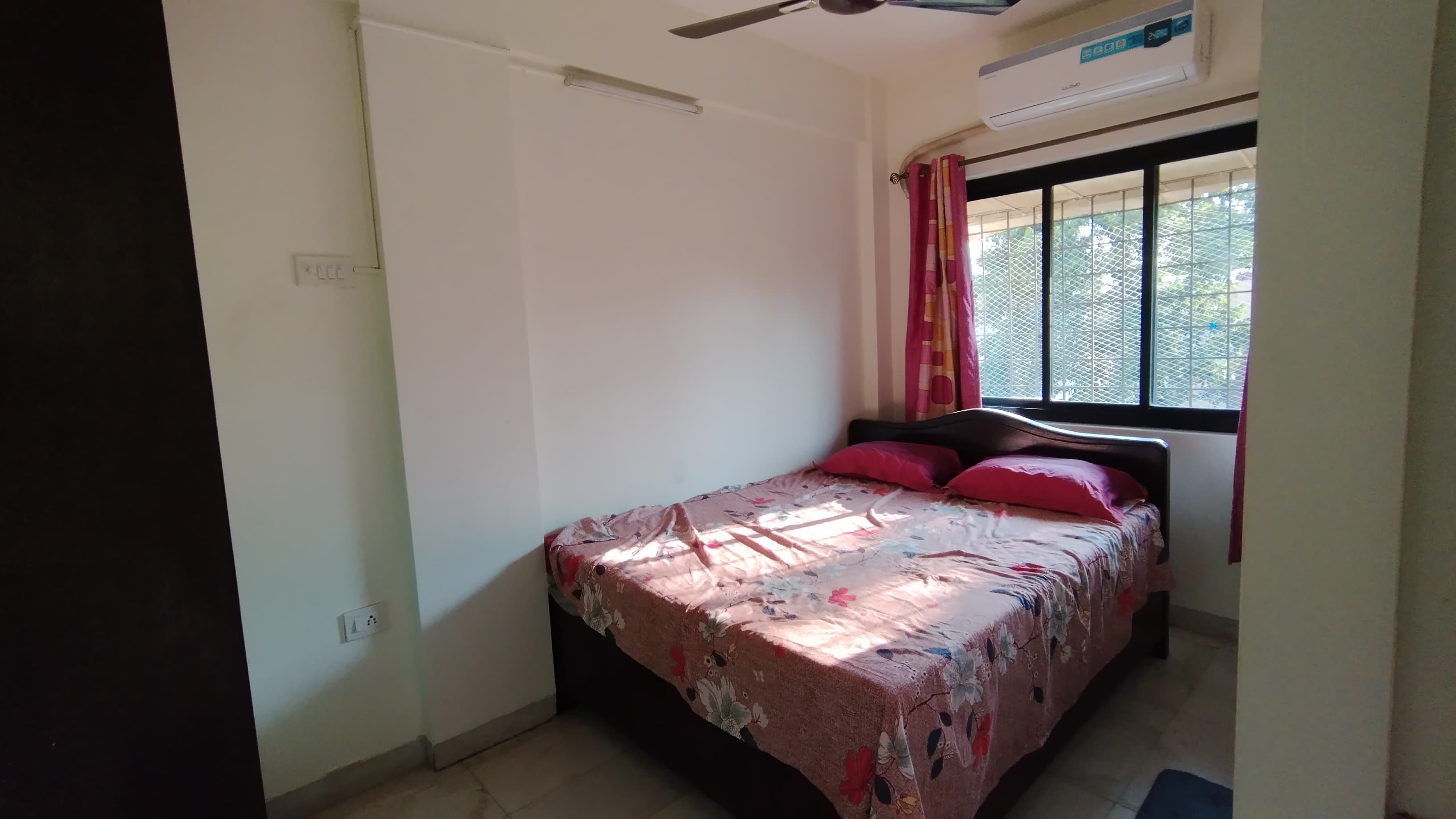 1 BHK Apartment for Rent in Ranwar Mumbai