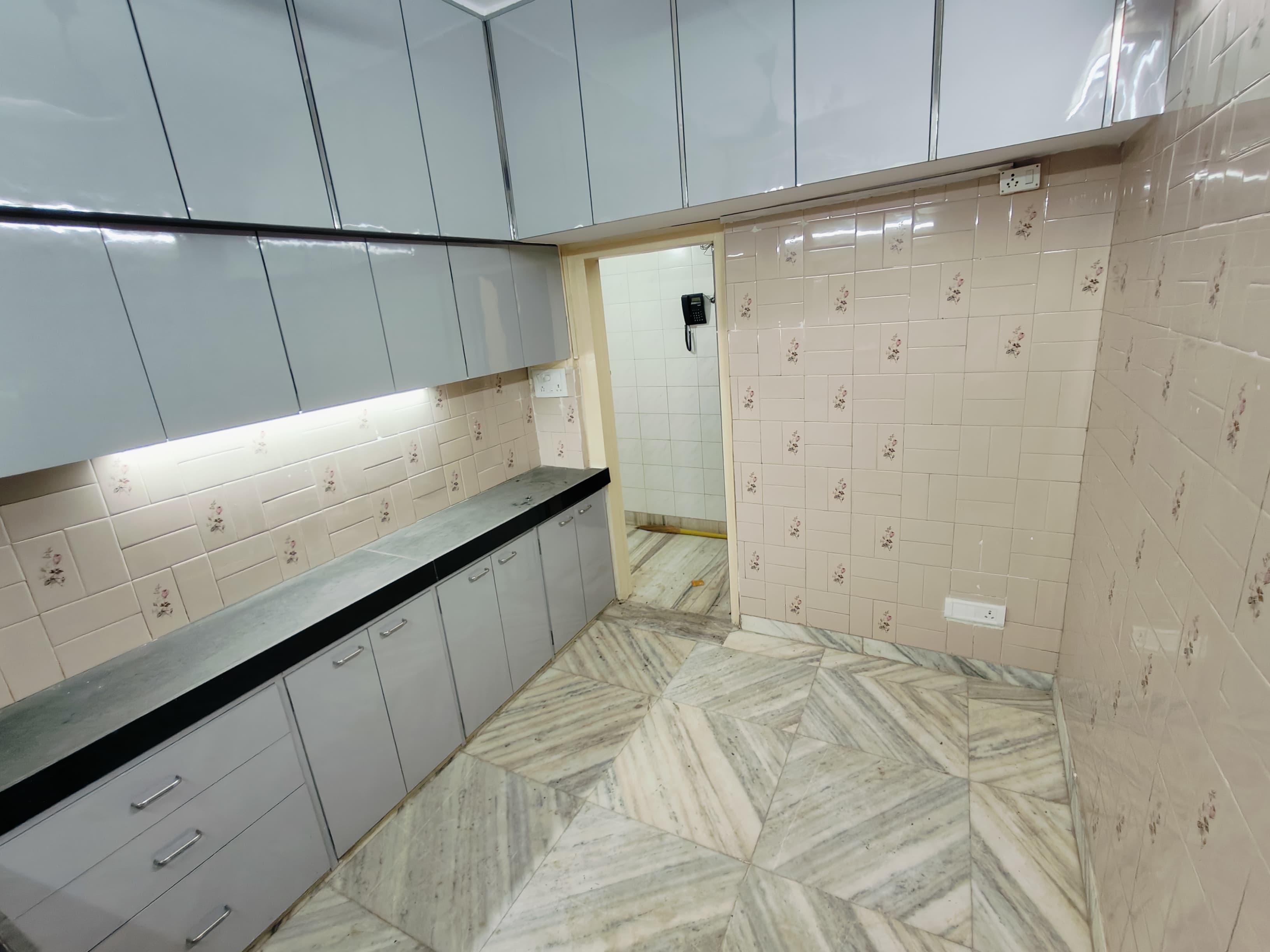2 BHK Apartment for Rent in Khar West Mumbai