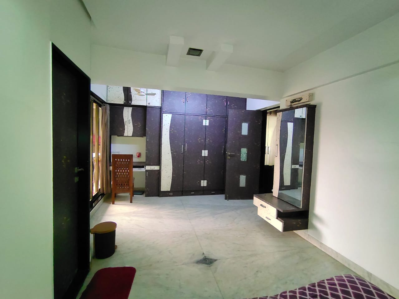 2 BHK Apartment for Sale in Vile Parle West Mumbai