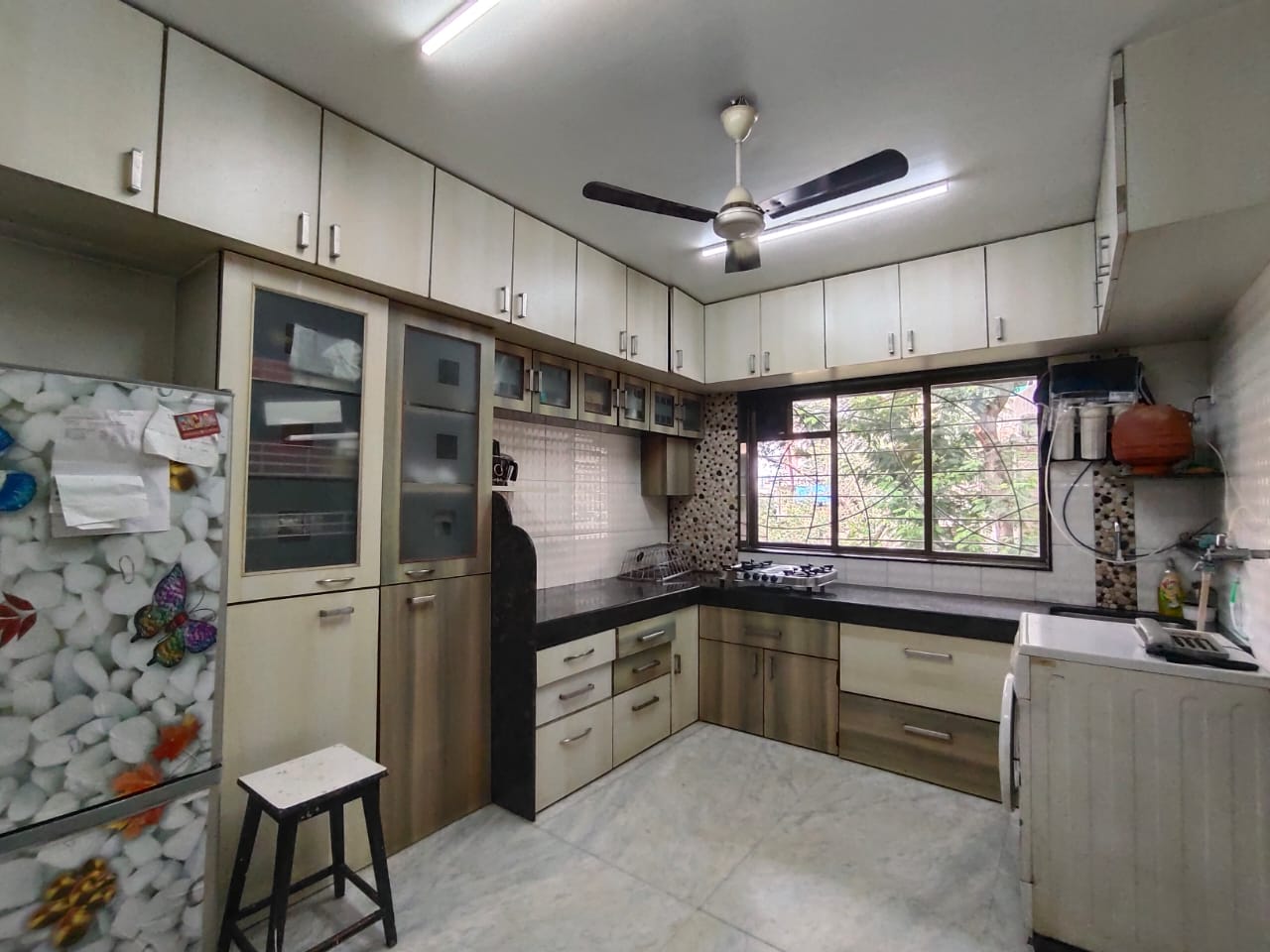 2 BHK Apartment for Sale in Vile Parle West Mumbai