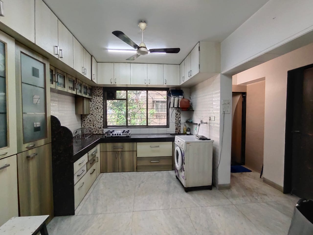 2 BHK Apartment for Sale in Vile Parle West Mumbai