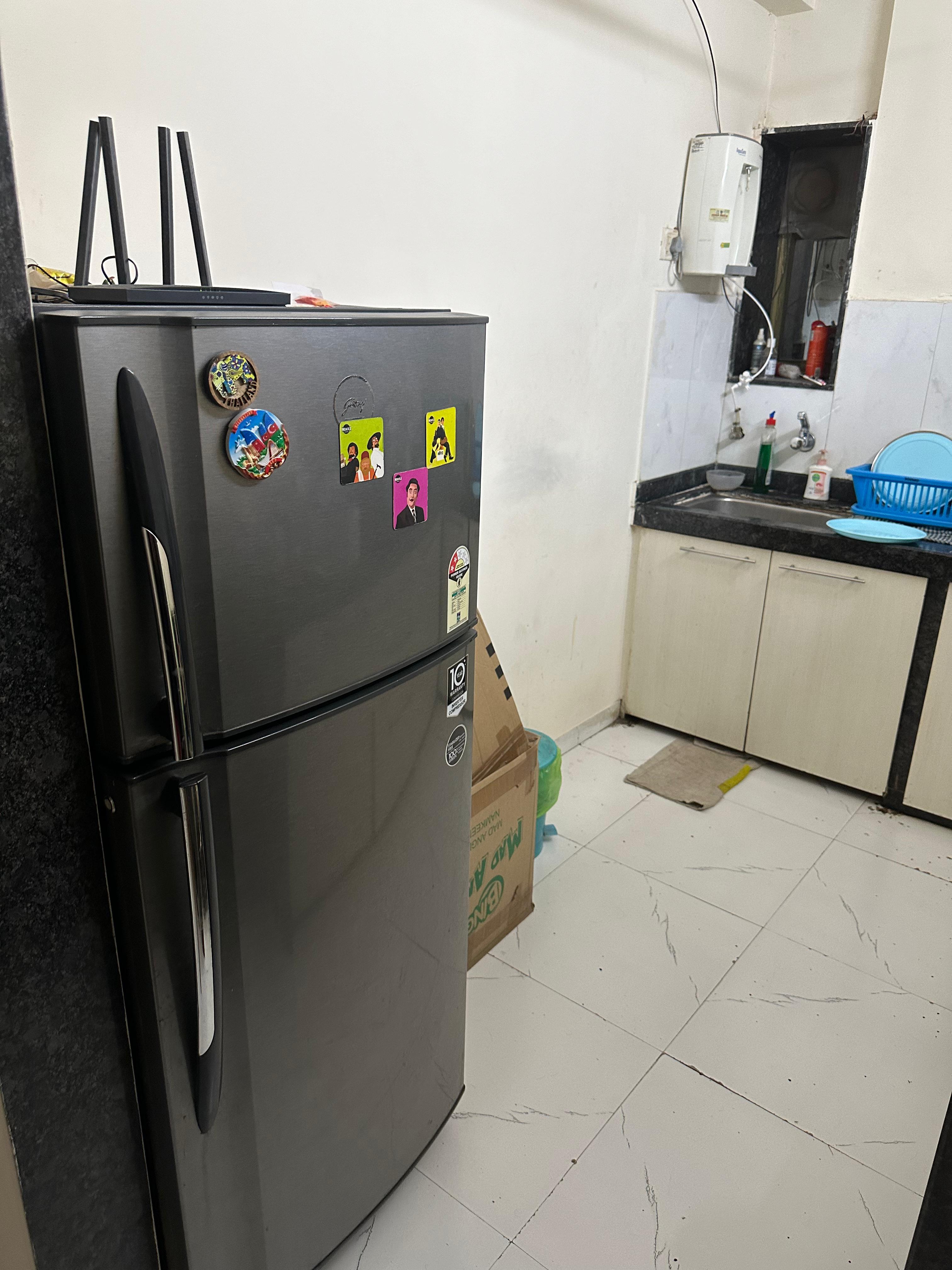 2 BHK Apartment for Rent in 16th Road Mumbai