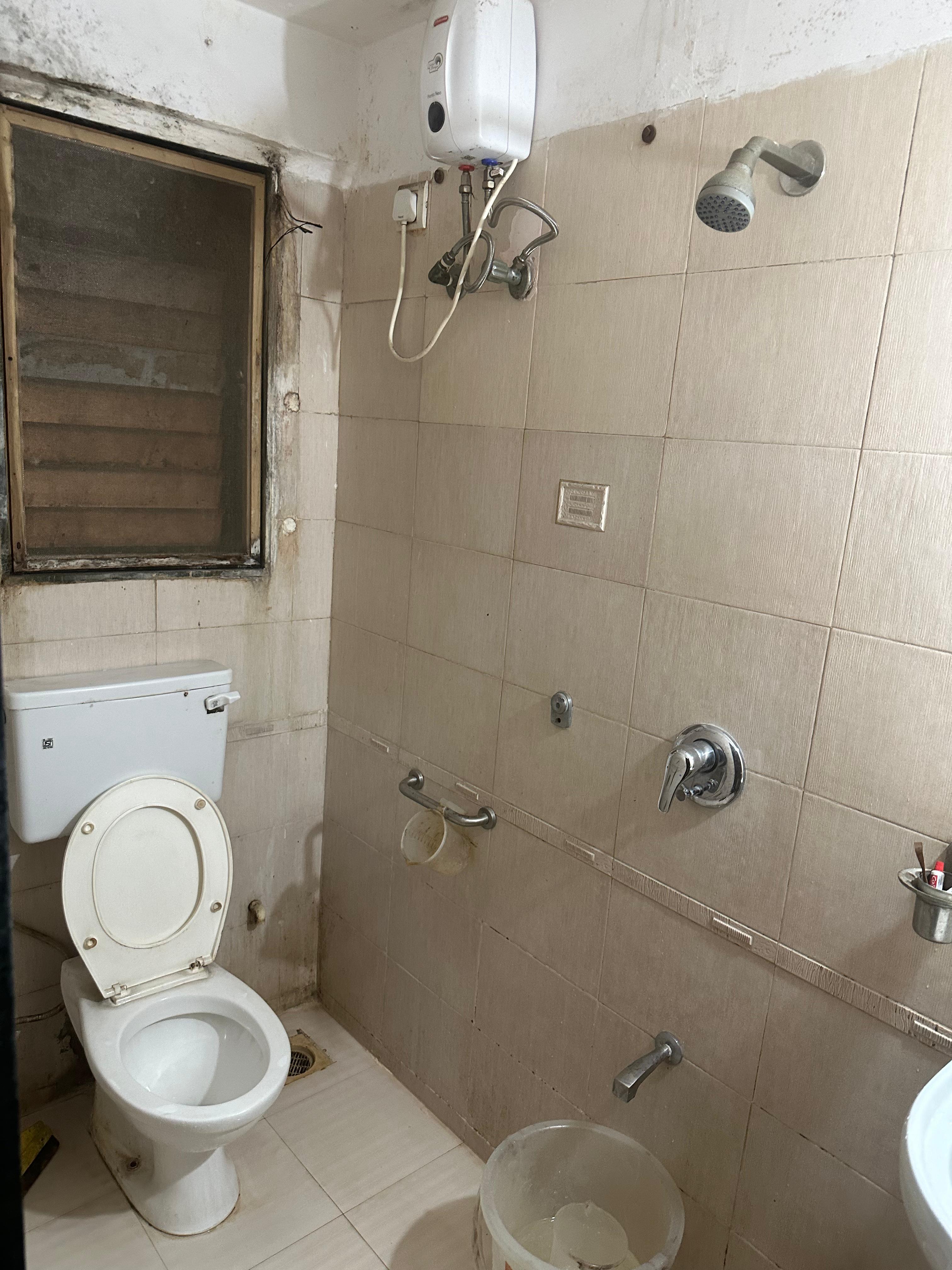 2 BHK Apartment for Rent in 16th Road Mumbai