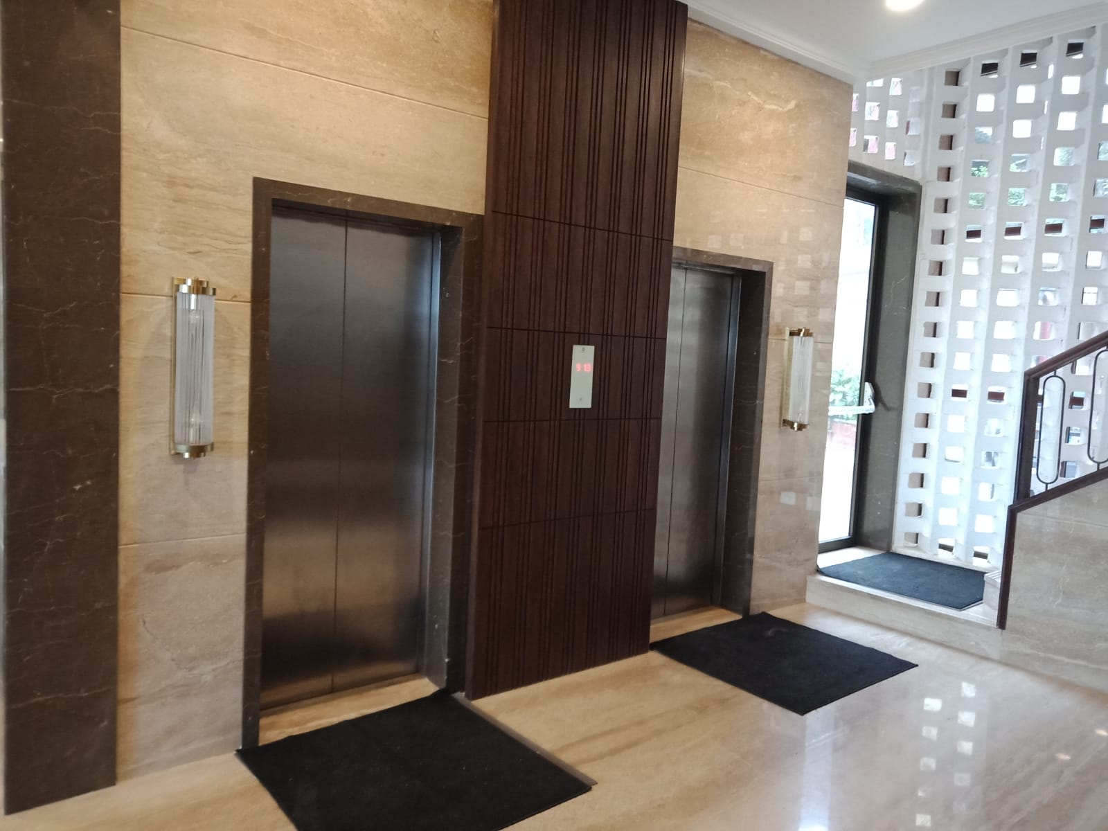 2 BHK Apartment for Rent in Walkeshwar Mumbai
