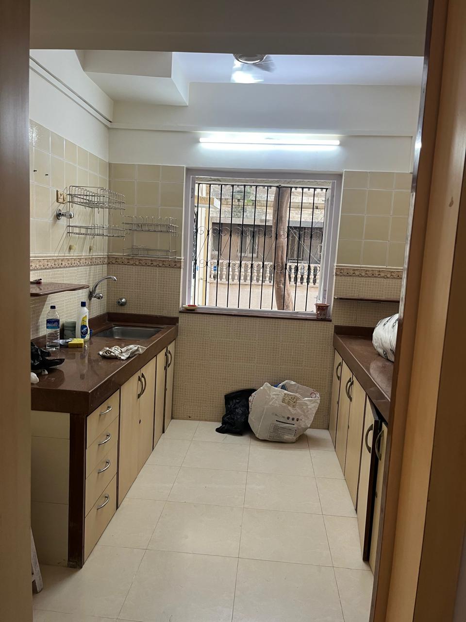 2 BHK Apartment for Rent in 16th Road Mumbai